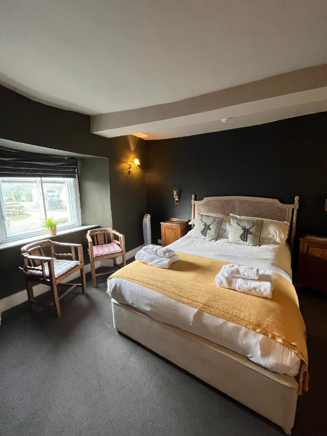 The Kings Arms Hotel Didmarton Kültér fotó