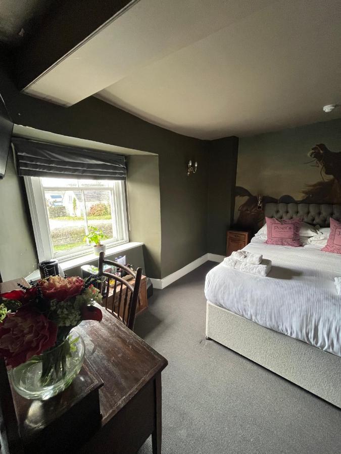 The Kings Arms Hotel Didmarton Kültér fotó