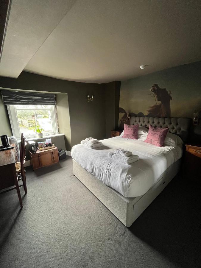 The Kings Arms Hotel Didmarton Kültér fotó