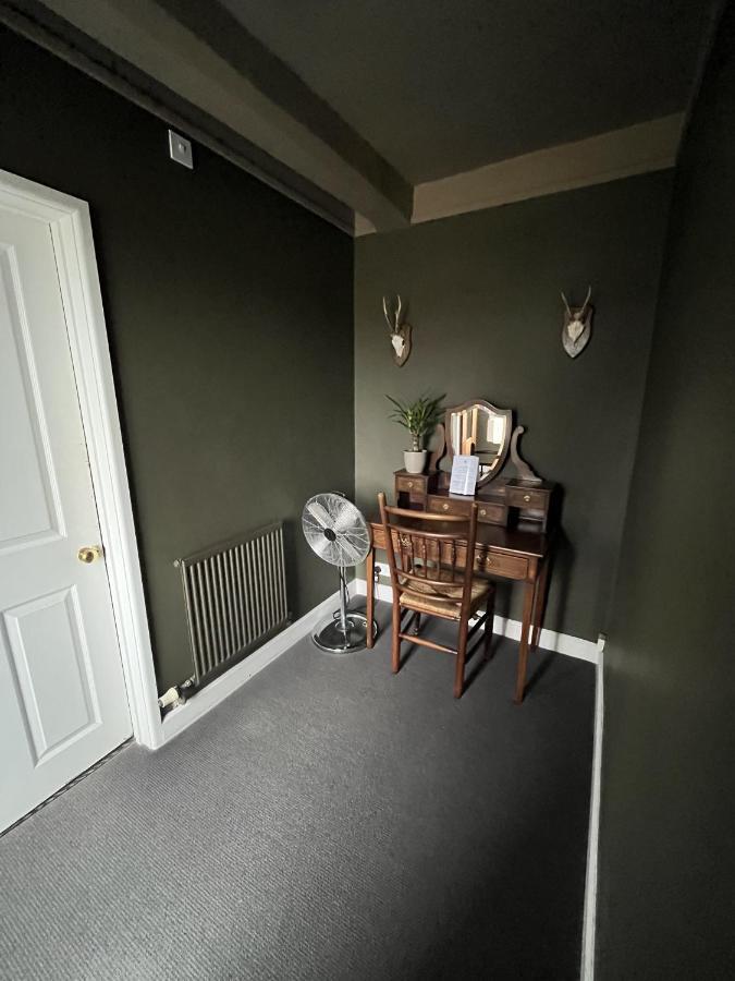 The Kings Arms Hotel Didmarton Kültér fotó