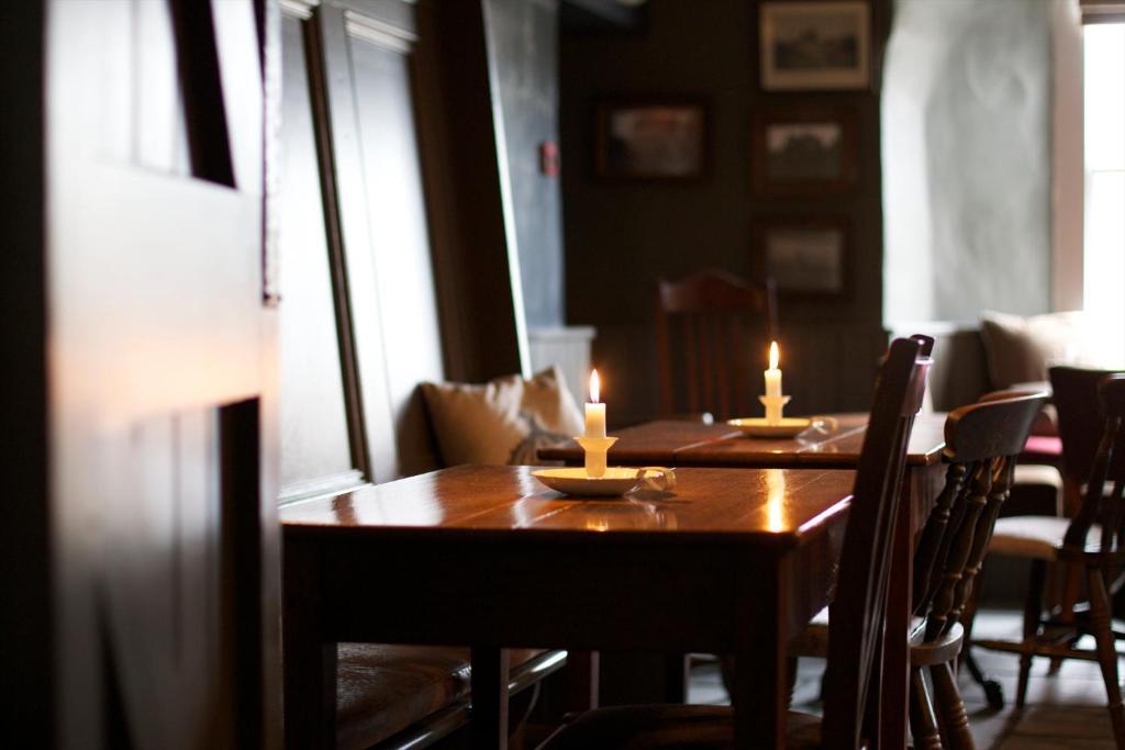 The Kings Arms Hotel Didmarton Kültér fotó