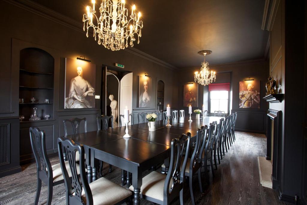 The Kings Arms Hotel Didmarton Kültér fotó