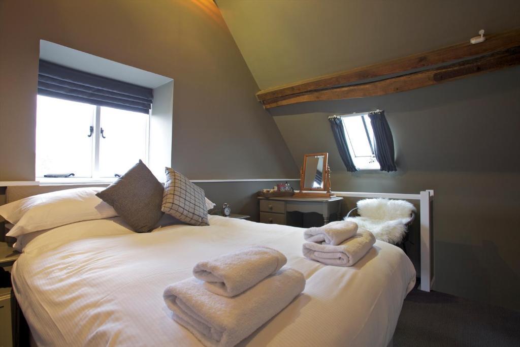 The Kings Arms Hotel Didmarton Szoba fotó