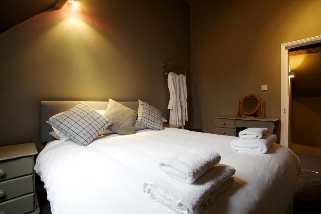 The Kings Arms Hotel Didmarton Szoba fotó